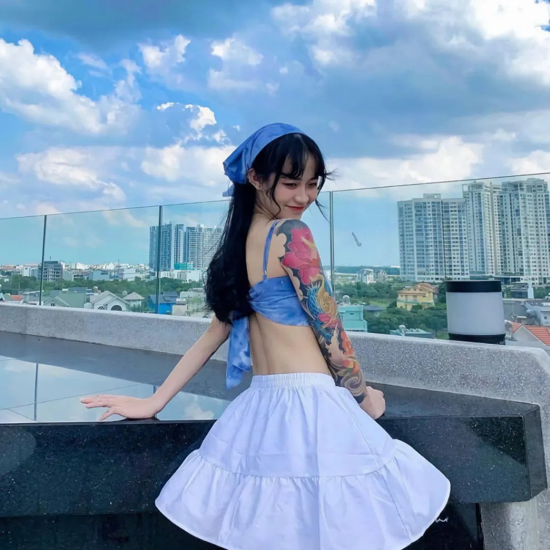 艺术系女生封面